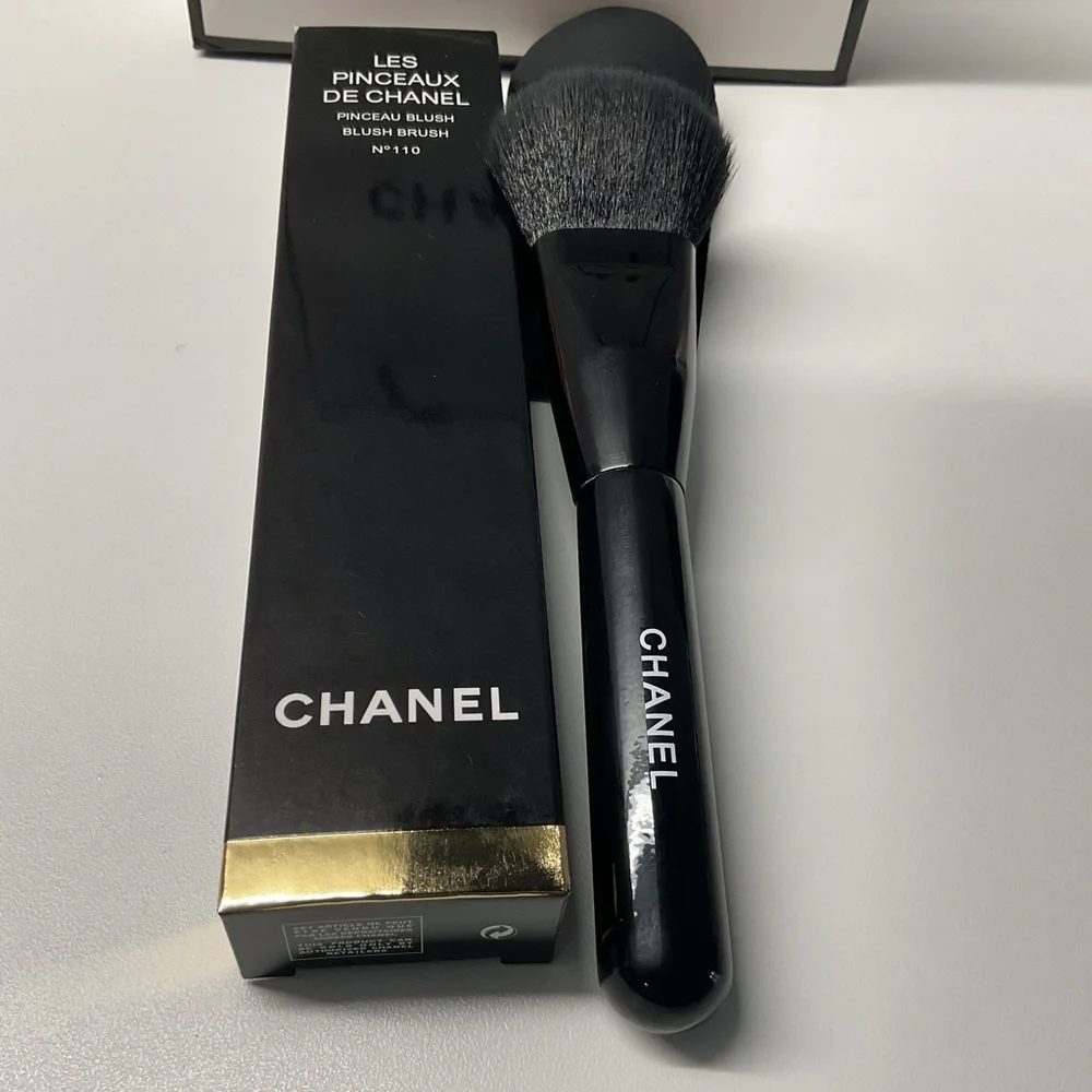 COPY - Chanel Black Makeup Brush